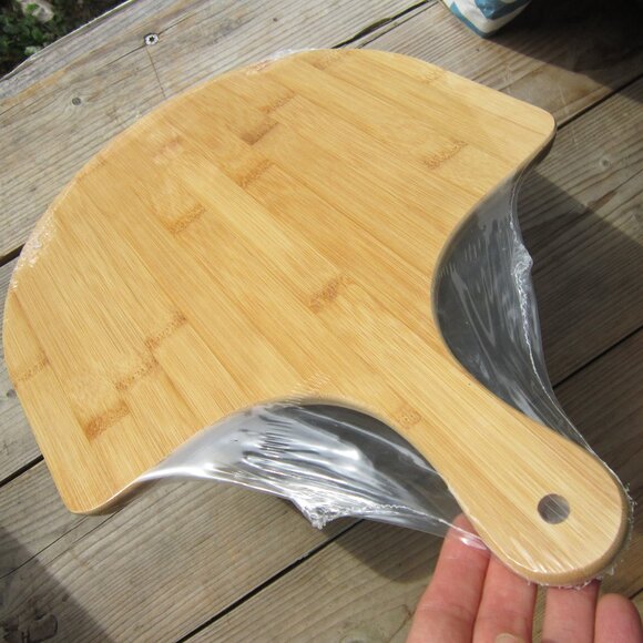 Bamboo Pizza Paddle Pizza Peel with Handle NIP Hanging - Picture 4 of 4